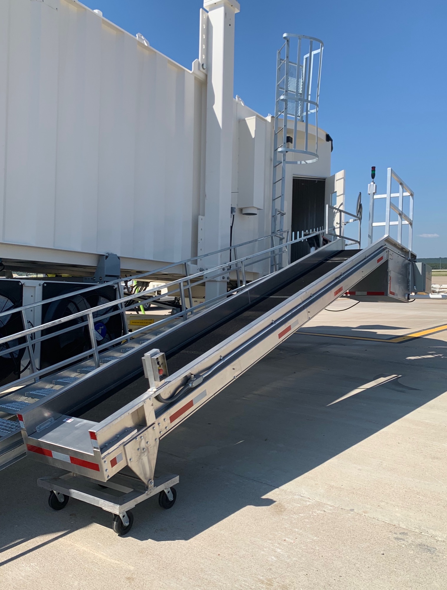 PBB Baggage Conveyor System