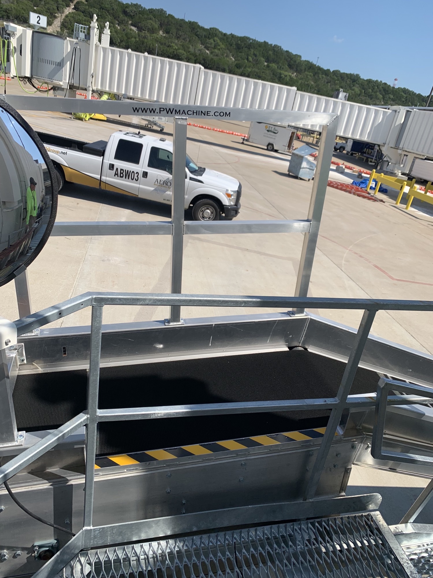 PBB Baggage Conveyor System — photo 2