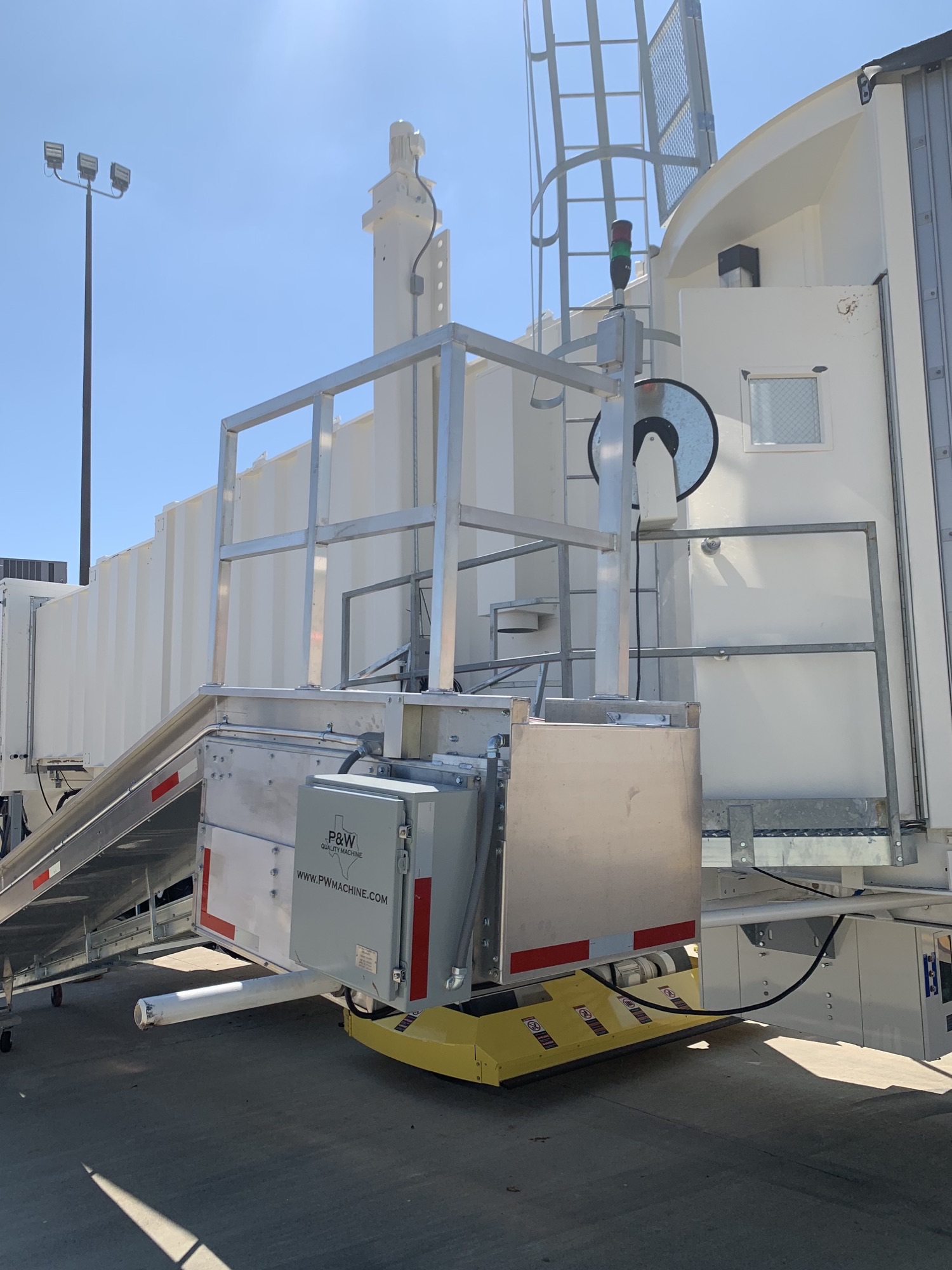 PBB Baggage Conveyor System — photo 4