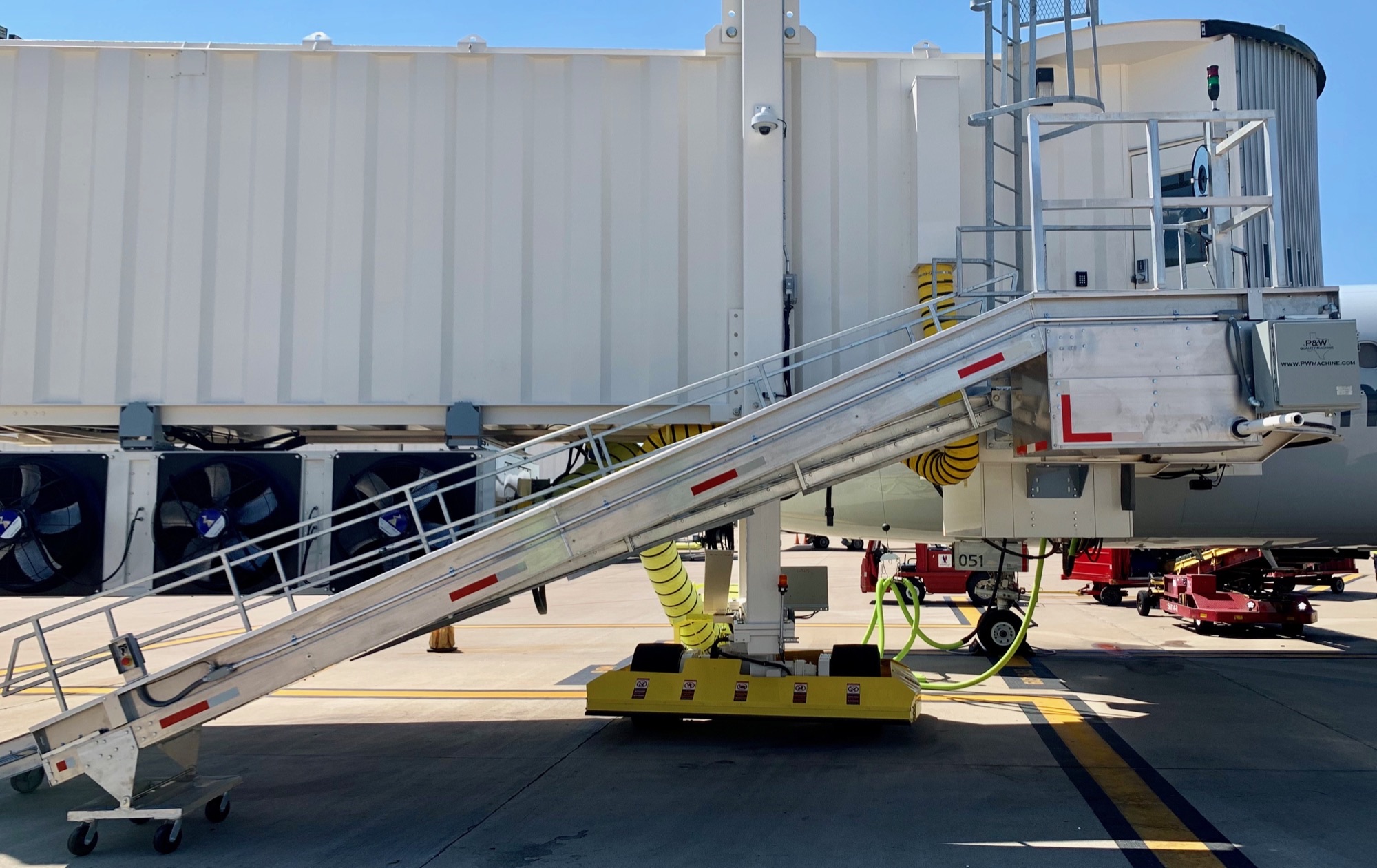 PBB Baggage Conveyor System — photo 6
